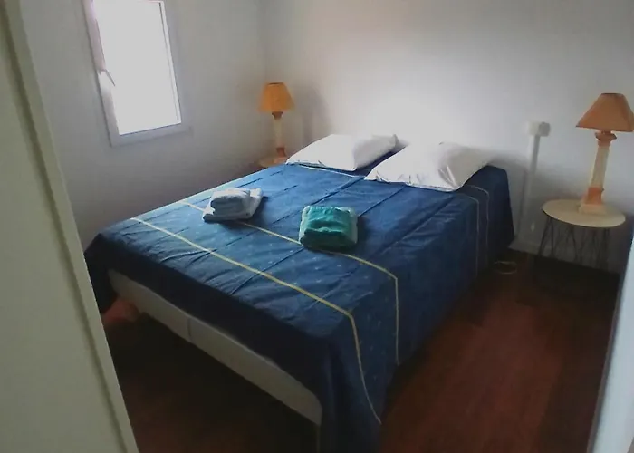 Les Acacias - Moins D1 Km De La Apartmán